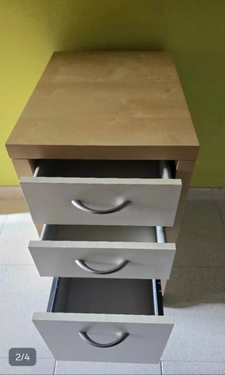Cajonera ikea de madera y blanco