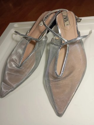 Zapatos Zara plateados talla 40