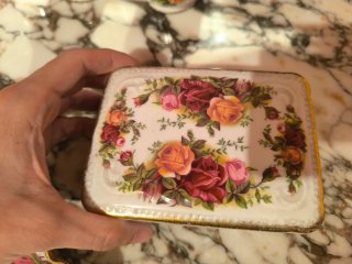 Caja de porcelana inglesa Vintage Royal Albert Old