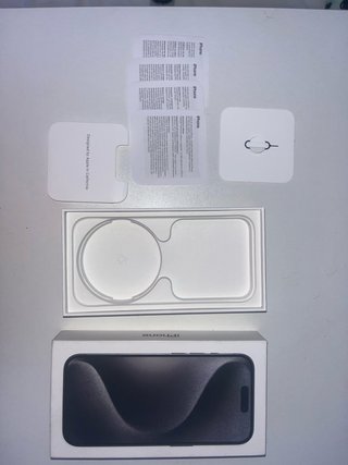 Caja iPhone 15 Pro Negro