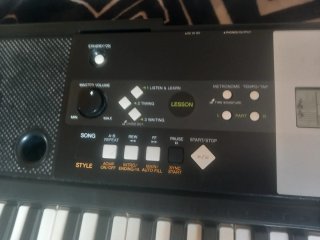 Teclado Yamaha PSR-E223