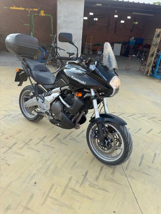 Kawasaki Versys 650 Negra