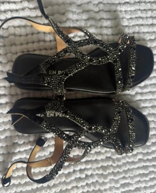 Sandalias Alma en Pena negras con pedrería