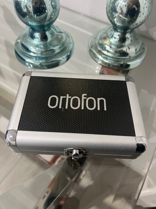 Portacápsulas y agujas Ortofon