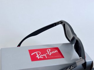 Gafas de Sol Ray-Ban Polarizadas Negras Rojas