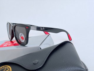 Gafas de Sol Ray-Ban Polarizadas Negras Rojas