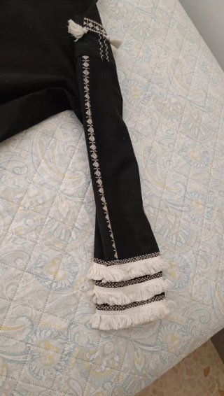 Chaqueta Coosy bordada con flecos