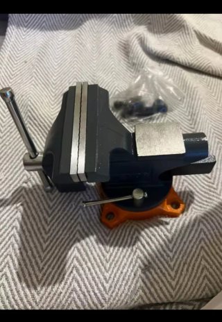 NUEVO! Tornillo de banco giratorio (aprieto)