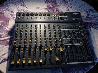 Yamaha MX12/6 Mezclador de Audio