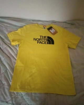 Camiseta The North Face Amarilla