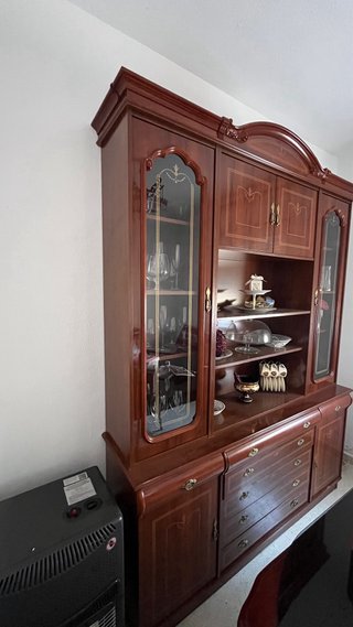 Mesa de salón de madera