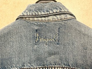 Chaqueta vaquera Desigual bordada Talla XS