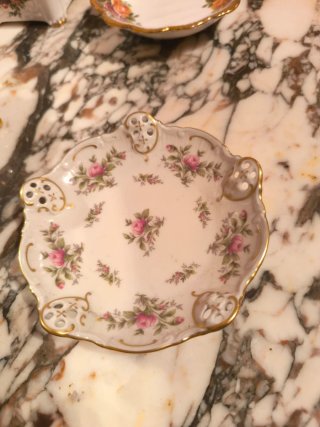 Plato de porcelana antigua