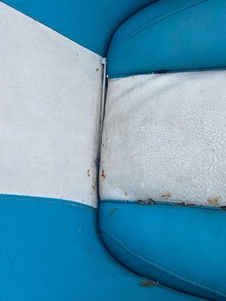 Asientos de barco azules
