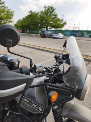 Royal Enfield Himalayan 411 Adventure