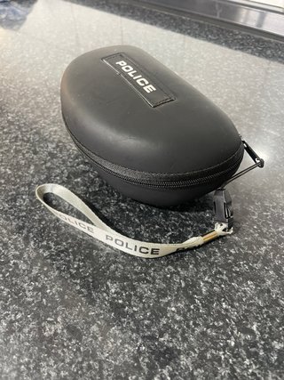 Estuche semirrígido Police Negro