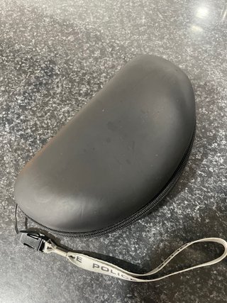 Estuche semirrígido Police Negro