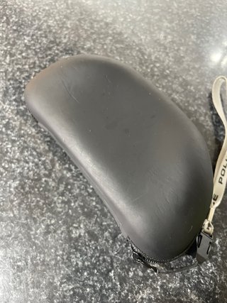 Estuche semirrígido Police Negro