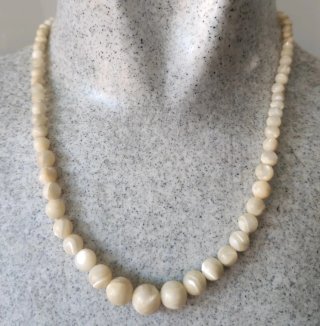 Conjunto collar y pulsera nácar