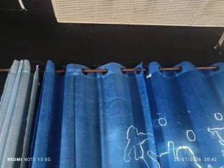 Cortinas azules y blancas