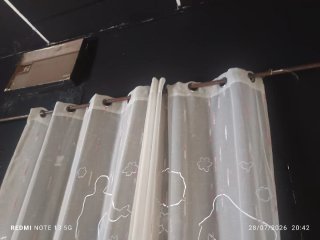Cortinas azules y blancas