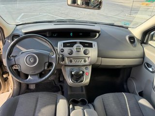 RENAULT Scénic 1.6 16V 110 CV Automático