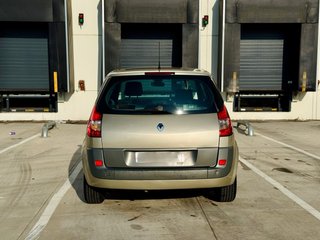 RENAULT Scénic 1.6 16V 110 CV Automático