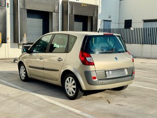 RENAULT Scénic 1.6 16V 110 CV Automático