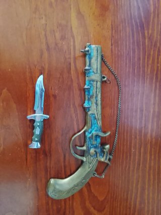 Colgador de llaves bronce antiguo