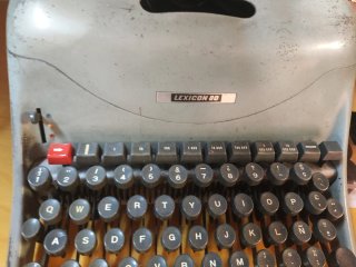 Máquina de escribir Hispano Olivetti Lexicon 80