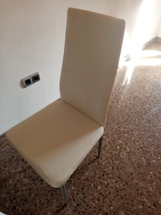 Mueble de salón modular blanco y oscuro