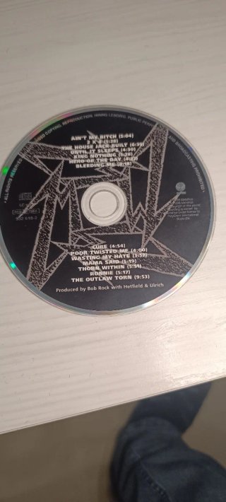 CDs de Metallica originales.