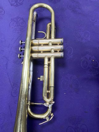 Trompeta Sib Jinbao