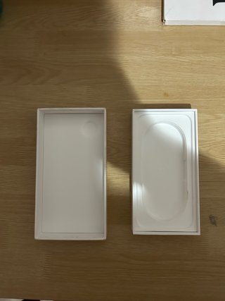 Caja iPhone 16E