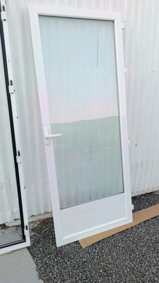 Puerta Aluminio Abatible Blanca