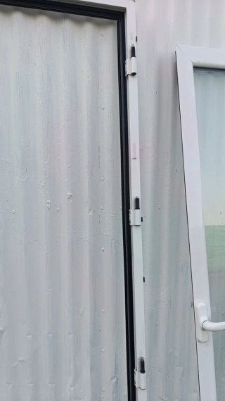 Puerta Aluminio Abatible Blanca
