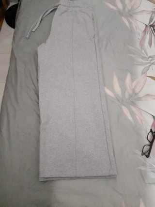Pantalón acampanado Zara gris
