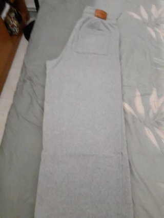Pantalón acampanado Zara gris