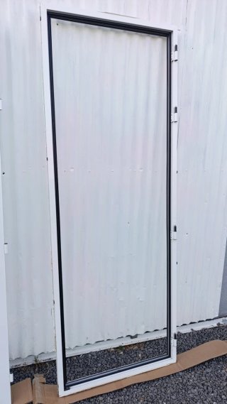 Puerta Aluminio Blanca Abatible
