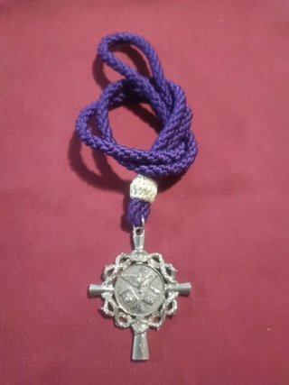 MEDALLA HDAD. TRES CAÍDAS DE DOS HERMANAS