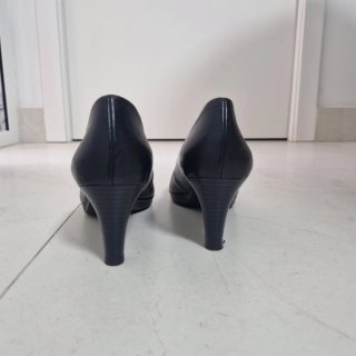 Zapatos de piel negros Talla 39. MDB