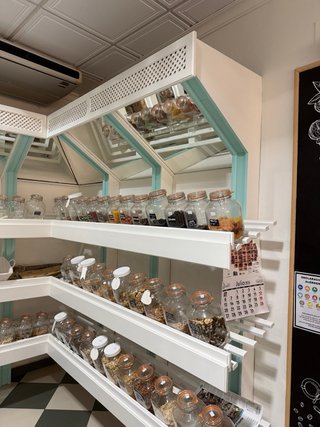 Estanterías de madera y cristal Tlf 652680819