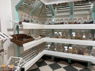 Estanterías de madera y cristal Tlf 652680819