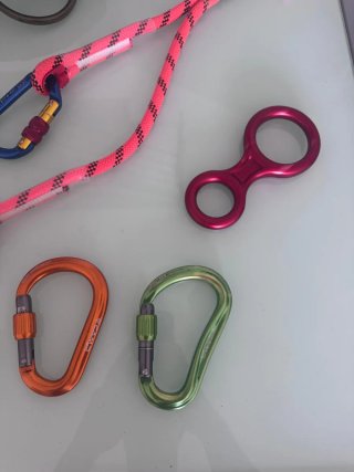 Kit Escalada Completo: Casco, Arnes, Mosquetones..