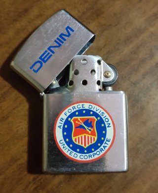 Zippo Denim con stemma Air Force Division