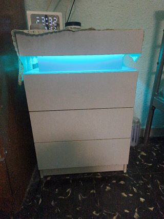 Mesita de noche nueva con luz LED