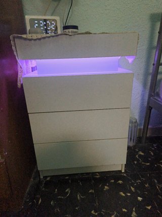 Mesita de noche nueva con luz LED