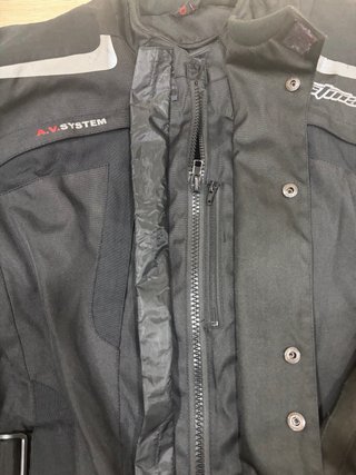 Chaqueta de moto negra