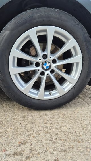 Llantas originales BMW R17 y neumaticos Runflat