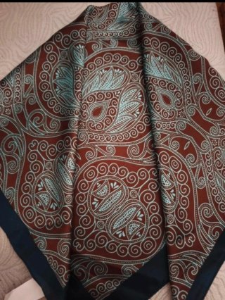 Pañuelo 70x70 cm estampado